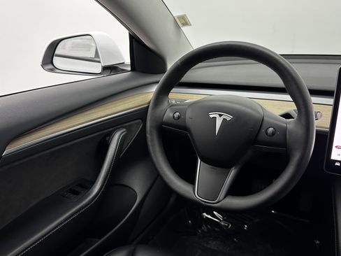 Used 2021 Tesla Model 3 Standard Range Plus image 24