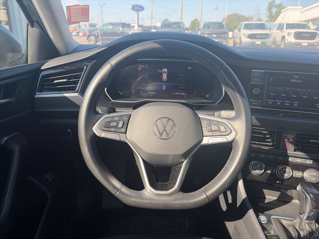 Used 2024 Volkswagen Jetta SE FWD image 15
