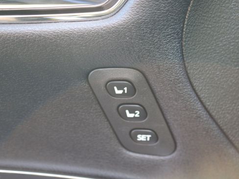 Used 2016 Toyota Avalon XLE Premium image 14