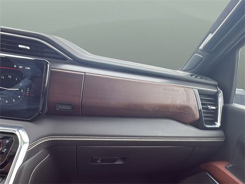 Used 2024 GMC Sierra 2500 Denali Ultimate image 30