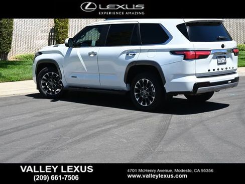 Used 2024 Toyota Sequoia Limited AWD/4WD image 4