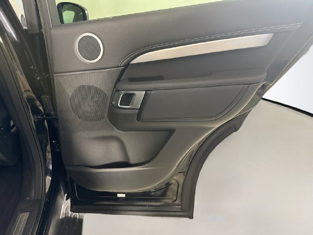 Used 2023 Land Rover Discovery S R-Dynamic AWD/4WD image 27