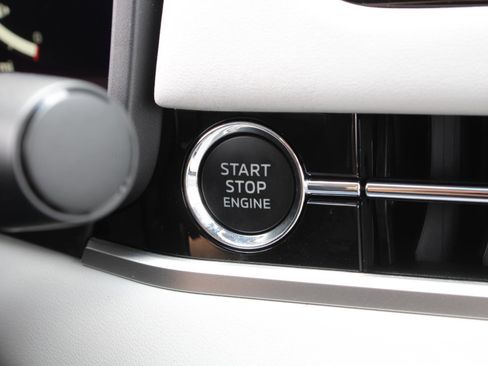 New 2025 Mitsubishi Outlander Platinum Edition image 32