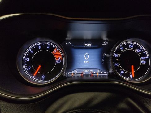 Used 2019 Jeep Cherokee Limited image 23