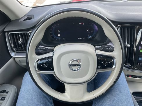 Used 2024 Volvo S60 B5 Core image 24