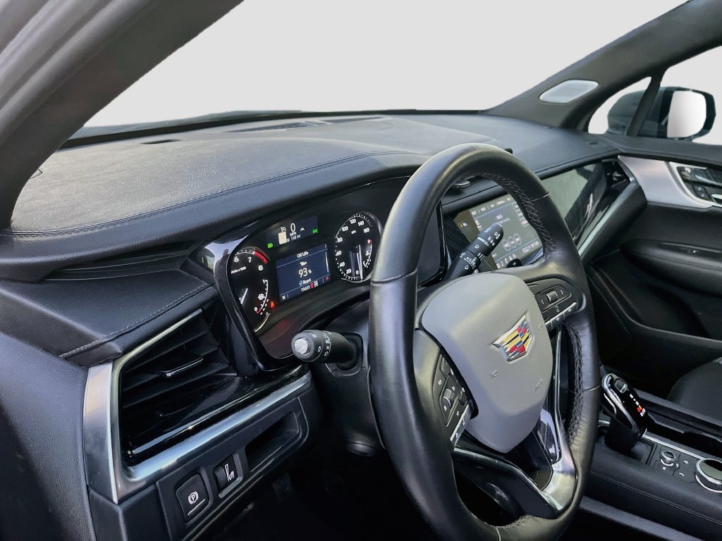 Used 2025 Cadillac XT6 Premium Luxury AWD/4WD image 9