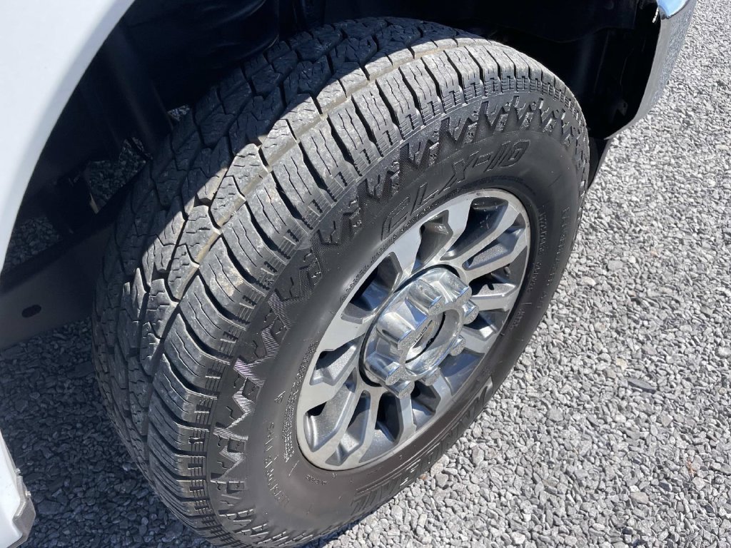 Used 2020 Ford F250 Lariat w/ Lariat Value Package AWD/4WD image 32