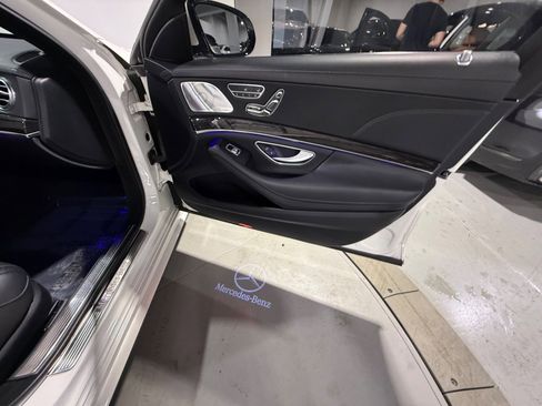 Used 2016 Mercedes-Benz S 550 Sedan image 40