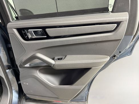Used 2019 Porsche Cayenne Turbo image 26