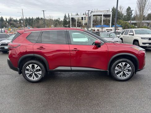 Used 2021 Nissan Rogue SV image 4