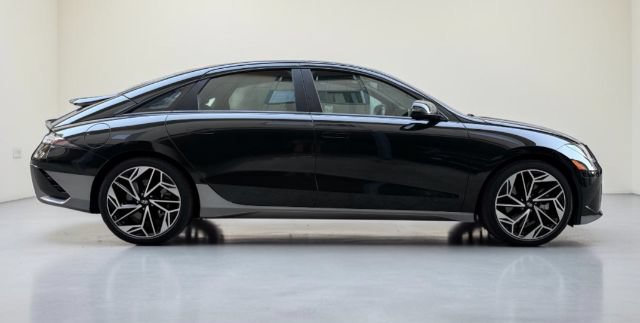 Used 2023 Hyundai Ioniq 6 SEL RWD image 8