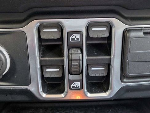 Used 2024 Jeep Wrangler Unlimited Sport AWD/4WD image 23