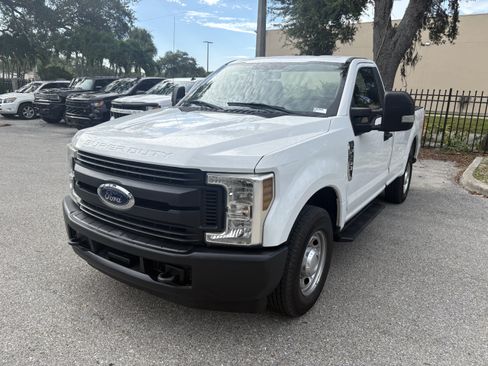 Used 2019 Ford F250 XL w/ Power Equipment Group RWD image 3