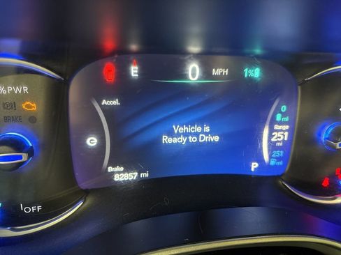 Used 2018 Chrysler Pacifica Touring Plus image 28