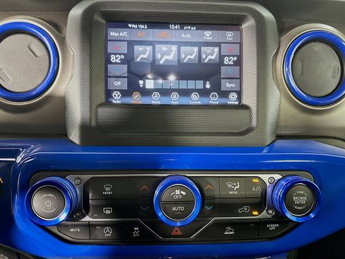 Used 2021 Jeep Gladiator Sport image 22