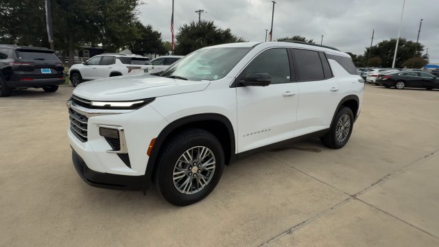 Certified 2026 Chevrolet Traverse LT w/ Driver Confidence Package FWD image 4