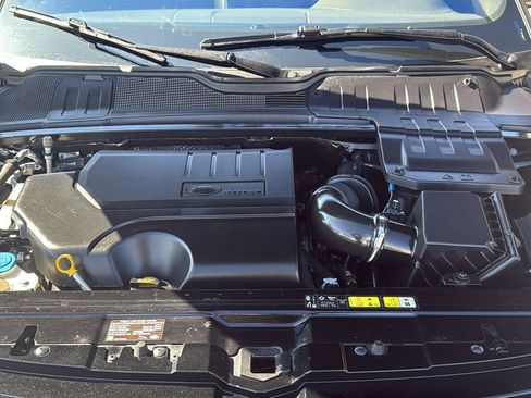 Used 2019 Land Rover Range Rover Evoque SE Premium image 29