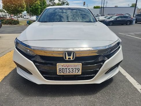 Used 2018 Honda Accord Sport image 2