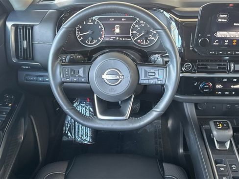 Certified 2024 Nissan Pathfinder SL image 15