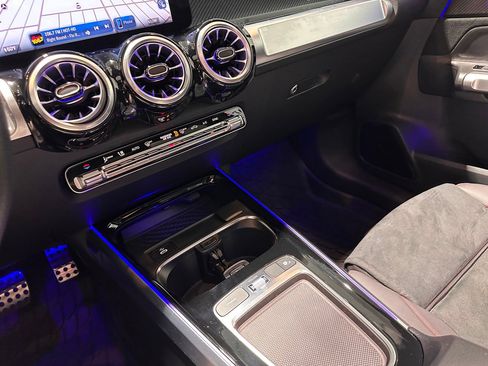 Used 2024 Mercedes-Benz GLB 250 4MATIC image 24