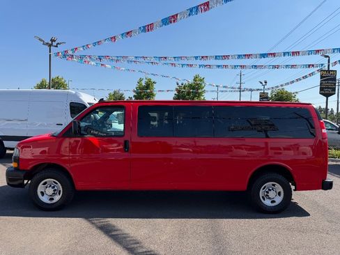 Used 2021 Chevrolet Express 3500 LS w/ Cold Climate Package RWD image 4
