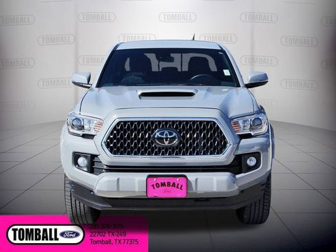 Used 2019 Toyota Tacoma TRD Sport image 2