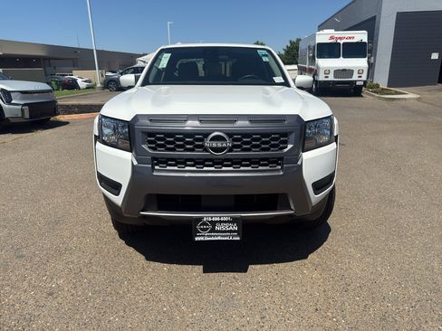 Certified 2025 Nissan Frontier SV RWD image 6
