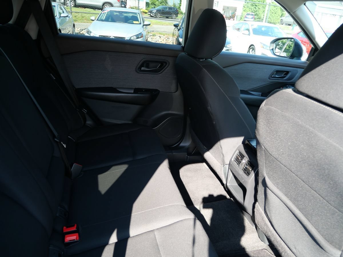 Used 2023 Nissan Rogue S AWD/4WD image 23