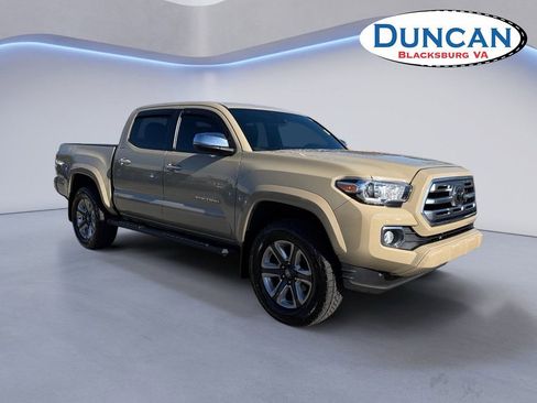 Used 2019 Toyota Tacoma Limited image 1