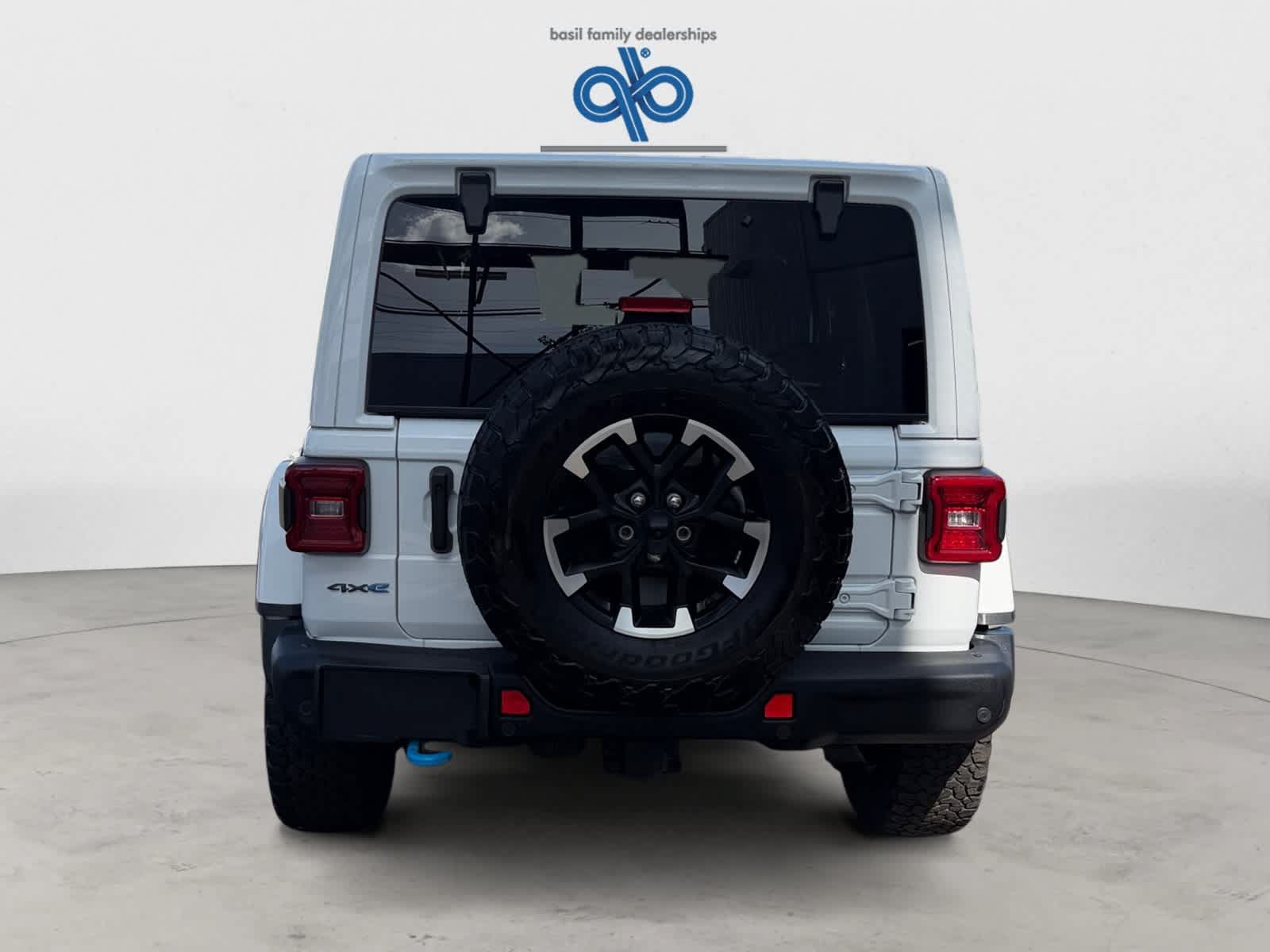 Used 2024 Jeep Wrangler Unlimited Rubicon 4xe AWD/4WD image 5