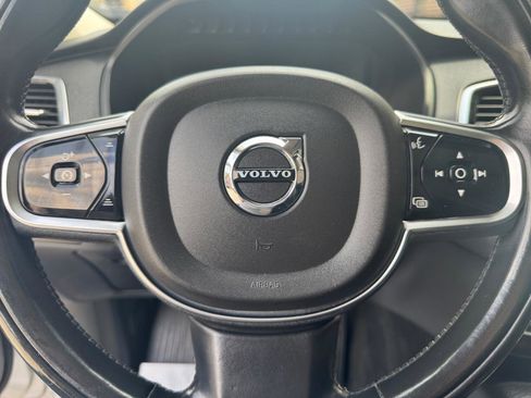 Used 2016 Volvo XC90 T6 Momentum w/ Momentum Plus Package image 17