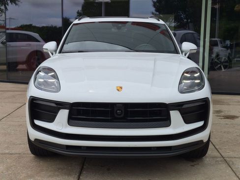 Certified 2026 Porsche Macan AWD/4WD image 6