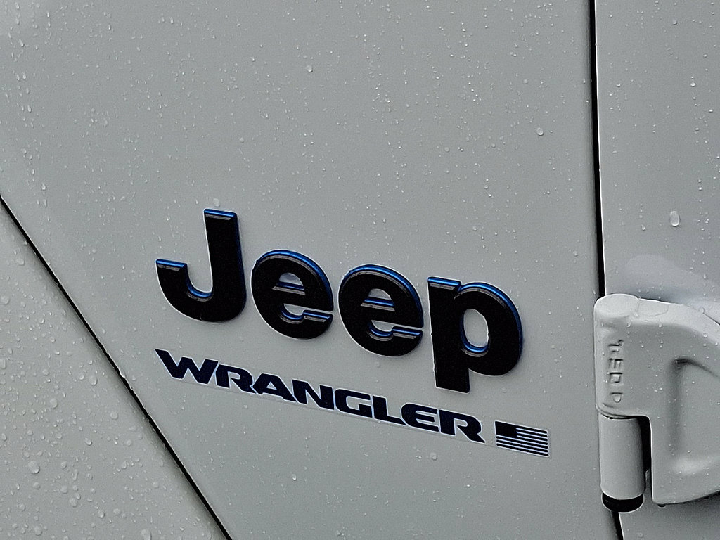 Used 2025 Jeep Wrangler Unlimited Sahara AWD/4WD image 19