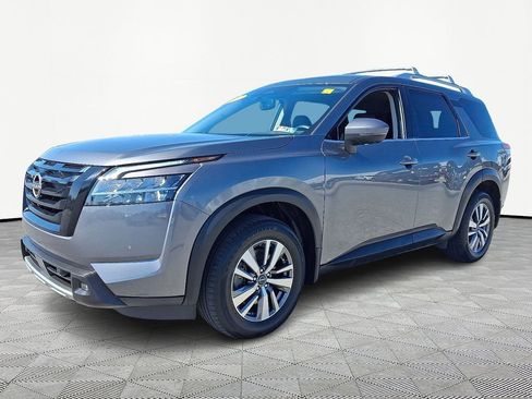 Used 2022 Nissan Pathfinder SL w/ SL Black Package image 3