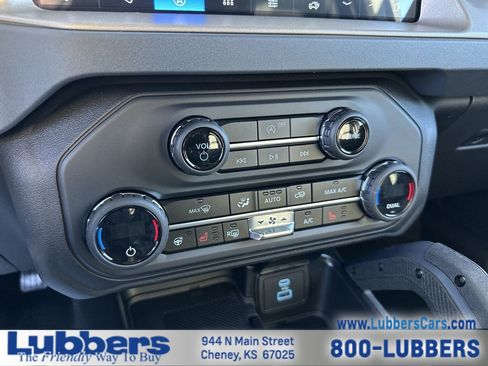 New 2025 Ford Bronco Outer Banks w/ Sasquatch Package image 18