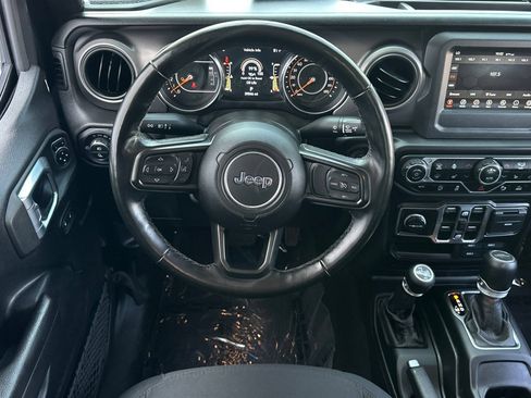 Used 2021 Jeep Gladiator Sport AWD/4WD image 17