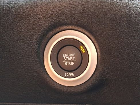 New 2026 Chrysler Pacifica Select image 17