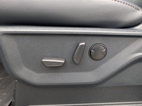 New 2026 Ford F250 Lariat w/ Black Appearance Package image 19