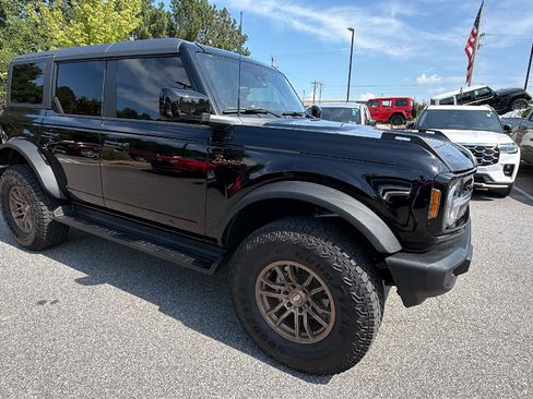 Used 2025 Ford Bronco Outer Banks w/ Sasquatch Package AWD/4WD image 5