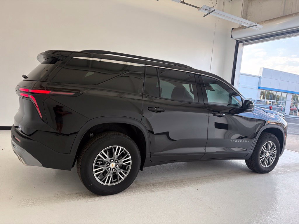 New 2027 Chevrolet Traverse LT w/ Driver Confidence Package FWD image 18