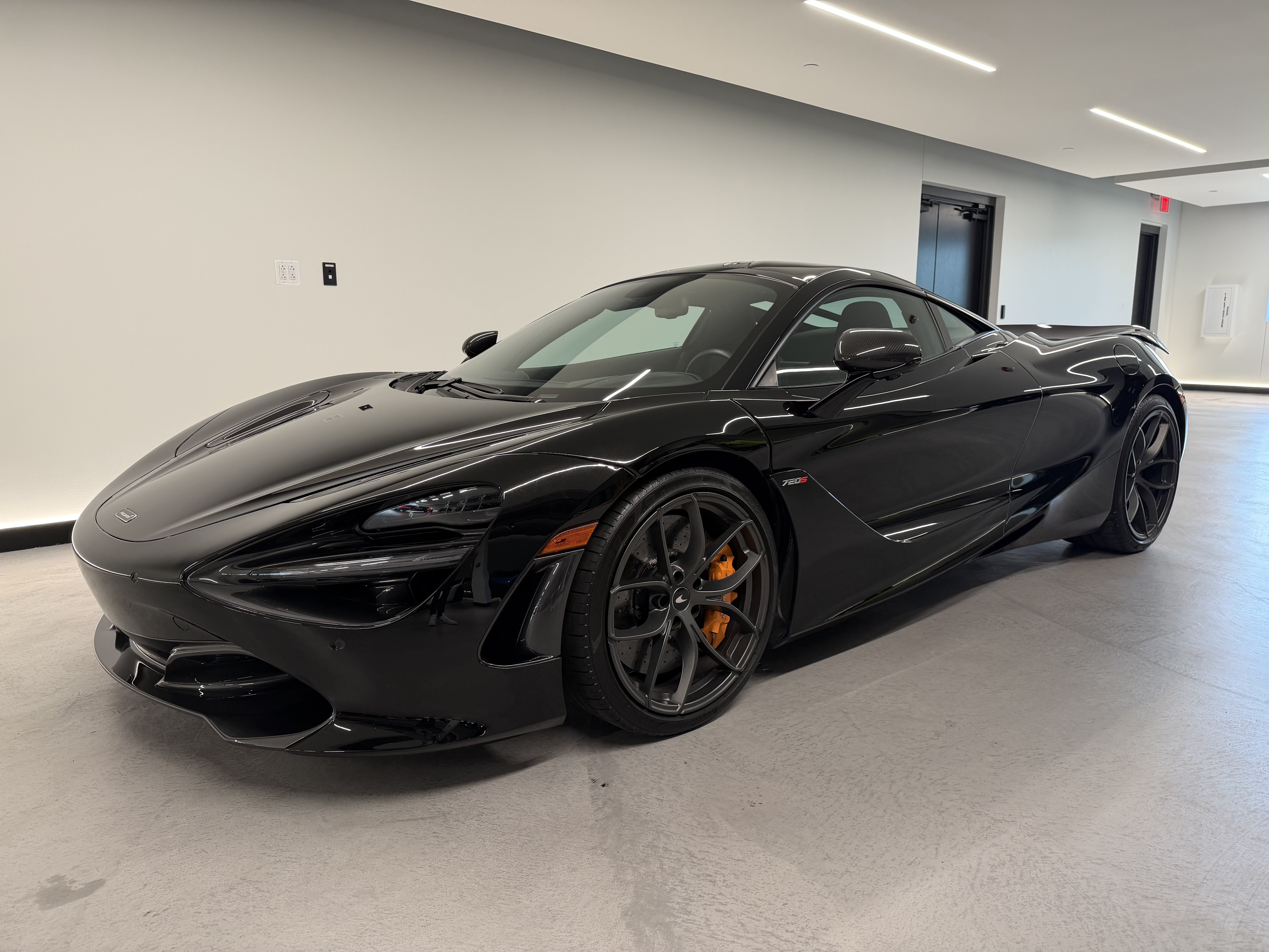Used 2020 McLaren 720S Performance RWD image 9