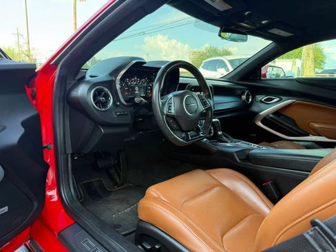 Used 2017 Chevrolet Camaro SS RWD image 32