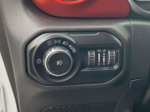 Used 2018 Jeep Wrangler Unlimited Rubicon AWD/4WD image 19