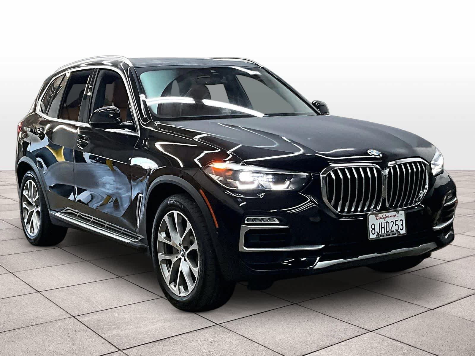 Used 2019 BMW X5 xDrive40i w/ Convenience Package AWD/4WD image 2