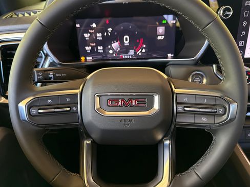 New 2026 GMC Canyon Elevation w/ Convenience Package RWD image 24