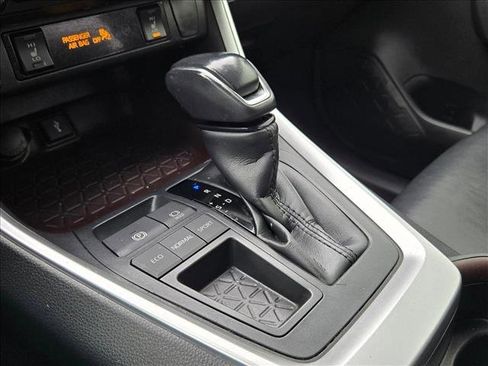 Used 2020 Toyota RAV4 Limited image 15