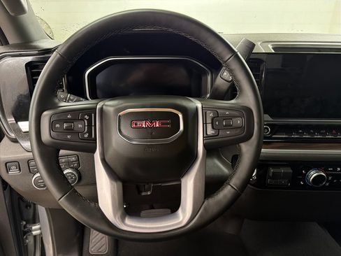 Used 2026 GMC Sierra 1500 SLT AWD/4WD image 19