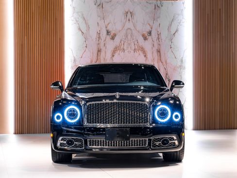 Used 2019 Bentley Mulsanne image 2