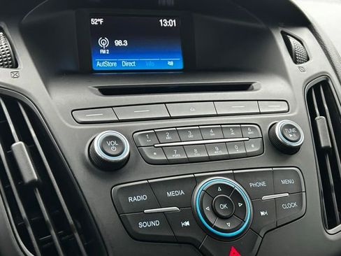 Used 2016 Ford Focus SE w/ SE Power Seat Package image 18