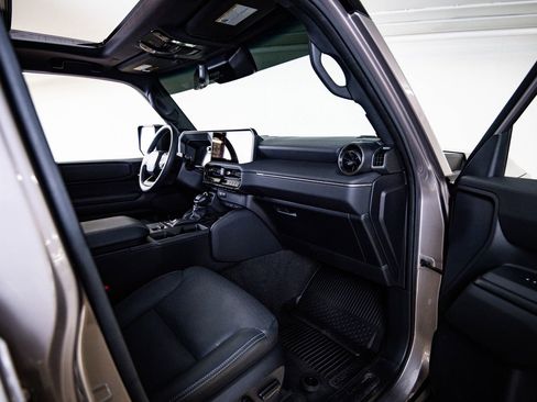 Used 2024 Toyota Land Cruiser image 27